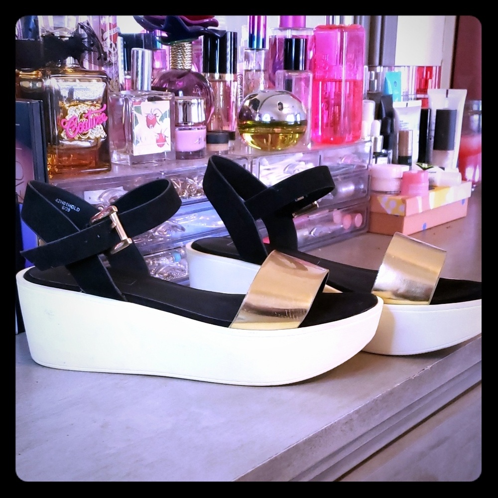 Flatform Sandal